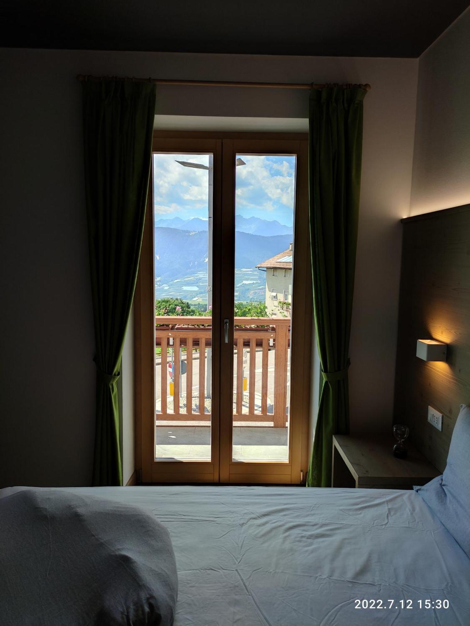 Hotel Villa Argentina Ronzone Extérieur photo